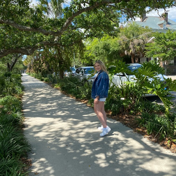 Meet your Posher, Kiley - Picture 1 of 3